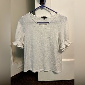 Adrianna Papell White Ruffled Puff Sleeve T-style Blouse